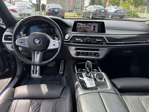 Used 2022 BMW 740i xDrive w/ M Sport Package AWD/4WD image 18