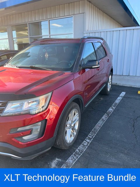 Used 2017 Ford Explorer XLT w/ Equipment Group 202A AWD/4WD image 4
