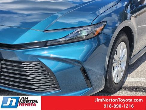 Used 2025 Toyota Camry LE FWD image 10
