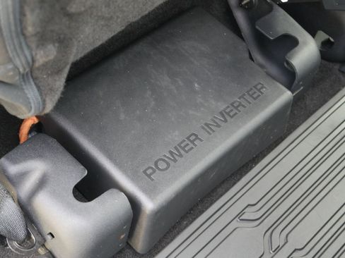 Certified 2022 Ford F150 XLT w/ Equipment Group 302A High image 33