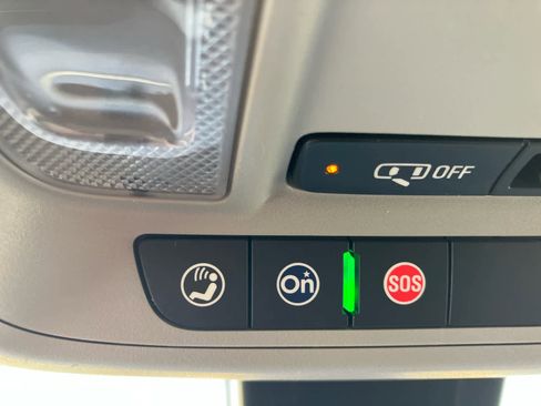 Used 2024 GMC Terrain SLT image 23