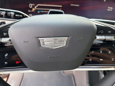 New 2025 Cadillac Escalade IQ Sport 1 w/ LPO, ONYX Package AWD/4WD image 23