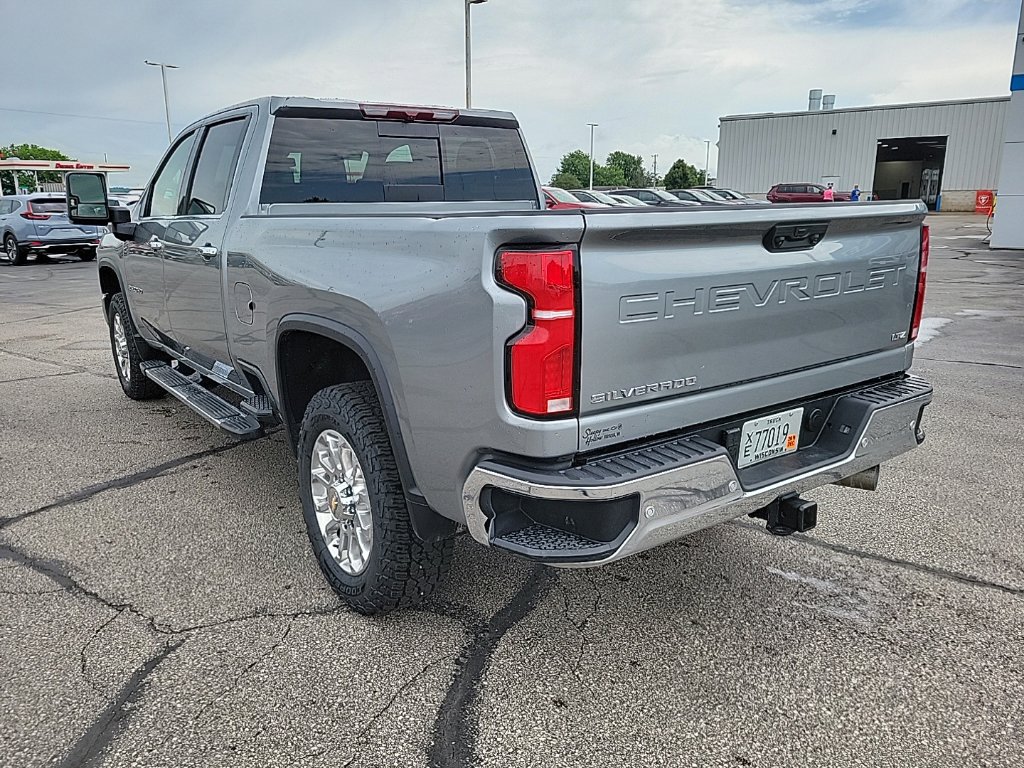 Used 2025 Chevrolet Silverado 2500 LTZ w/ LTZ Convenience Package AWD/4WD image 7