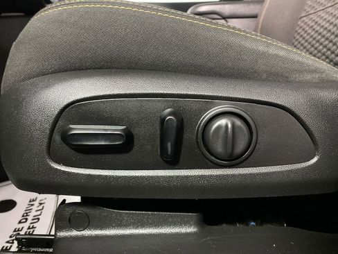 Used 2020 GMC Terrain SLE w/ Driver Convenience Package FWD image 12