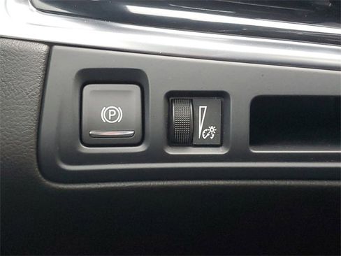 Certified 2024 Cadillac XT6 Luxury image 21