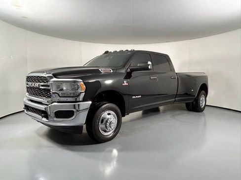 Used 2022 RAM 3500 Tradesman image 3