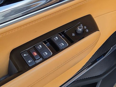 Used 2023 Jeep Grand Wagoneer Series III w/ Rear Seat Video Group 1 image 22