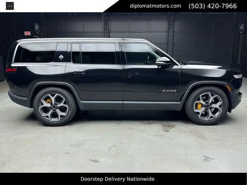 Used 2023 Rivian R1S Adventure image 7