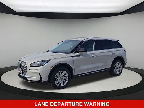 Used 2023 Lincoln Corsair FWD image 4