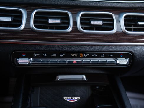 Used 2021 Mercedes-Benz GLS 580 4MATIC image 37