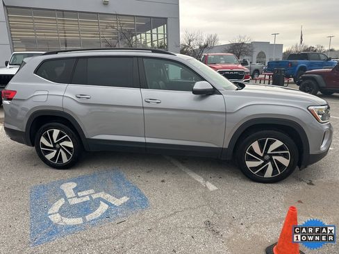 Used 2024 Volkswagen Atlas SE image 37