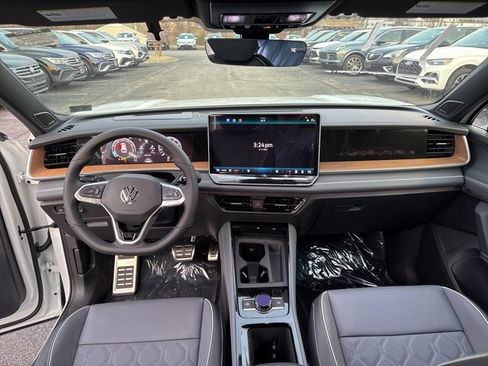 New 2026 Volkswagen Tiguan SEL R-Line image 9