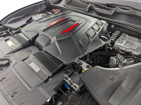 Certified 2026 Audi SQ8 Prestige AWD/4WD image 30