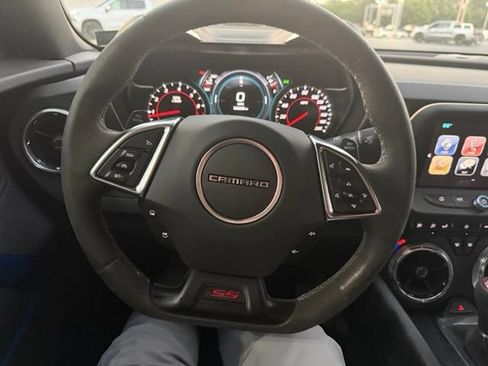 Used 2018 Chevrolet Camaro SS RWD image 17