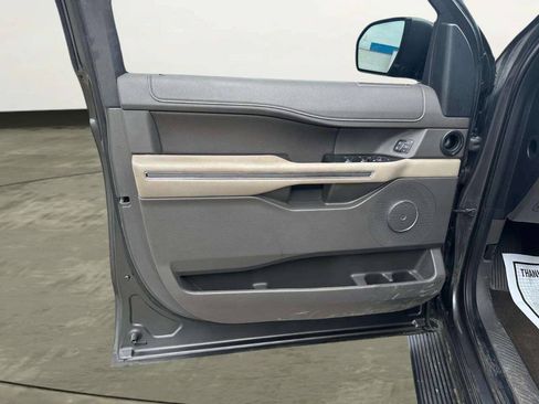 Used 2019 Ford Expedition Max XLT w/ Equipment Group 202A AWD/4WD image 10