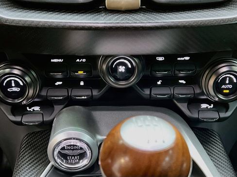 Used 2024 Aston Martin Valour RWD image 17