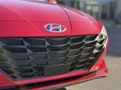 Used 2023 Hyundai Elantra SEL w/ Convenience Package FWD image 12
