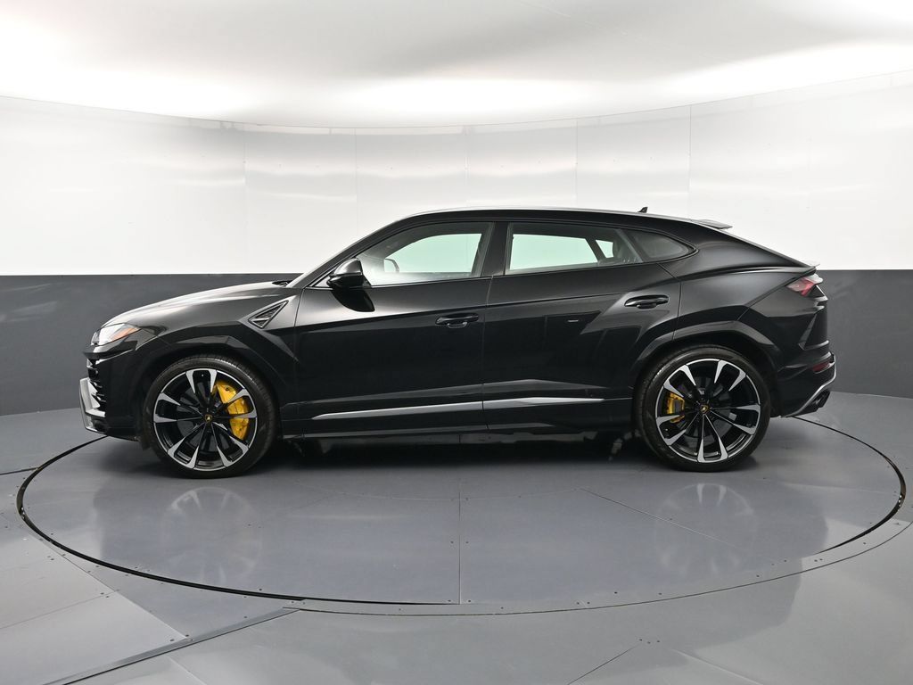 Used 2022 Lamborghini Urus AWD/4WD image 2