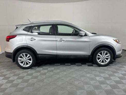 Used 2017 Nissan Rogue Sport SV w/ SV Premium Package AWD/4WD image 30
