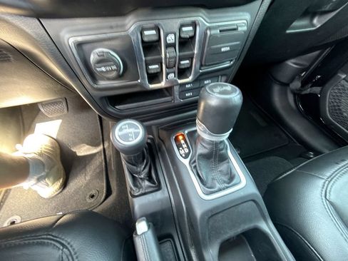 Used 2021 Jeep Wrangler Unlimited Sahara AWD/4WD image 23