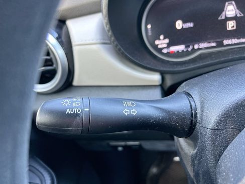 Used 2021 Nissan Versa SV FWD image 18