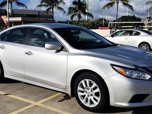 Used 2017 Nissan Altima 2.5 S w/ Power Driver Seat Package FWD image 4