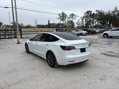 Used 2021 Tesla Model 3 Standard Range Plus image 4