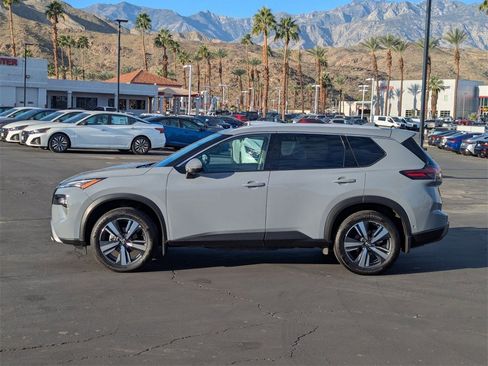 Used 2024 Nissan Rogue SL w/ SL Premium Package image 3