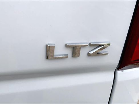 Used 2019 Chevrolet Silverado 1500 LTZ AWD/4WD image 10