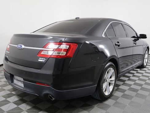 Used 2015 Ford Taurus SEL image 2
