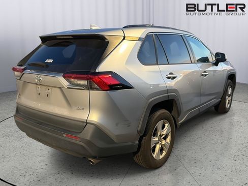 Used 2021 Toyota RAV4 XLE FWD image 7