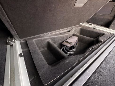 Used 2023 Rivian R1S Adventure image 27