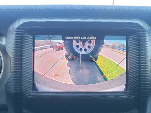 Used 2021 Jeep Wrangler Unlimited Sport AWD/4WD image 19