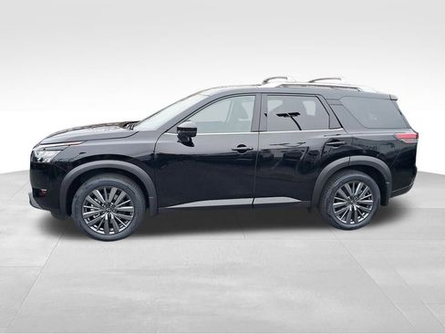 New 2025 Nissan Pathfinder SL w/ SL Premium Package image 2