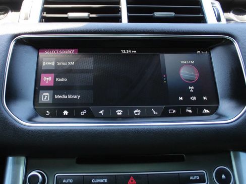 Used 2017 Land Rover Range Rover Sport SE AWD/4WD image 26