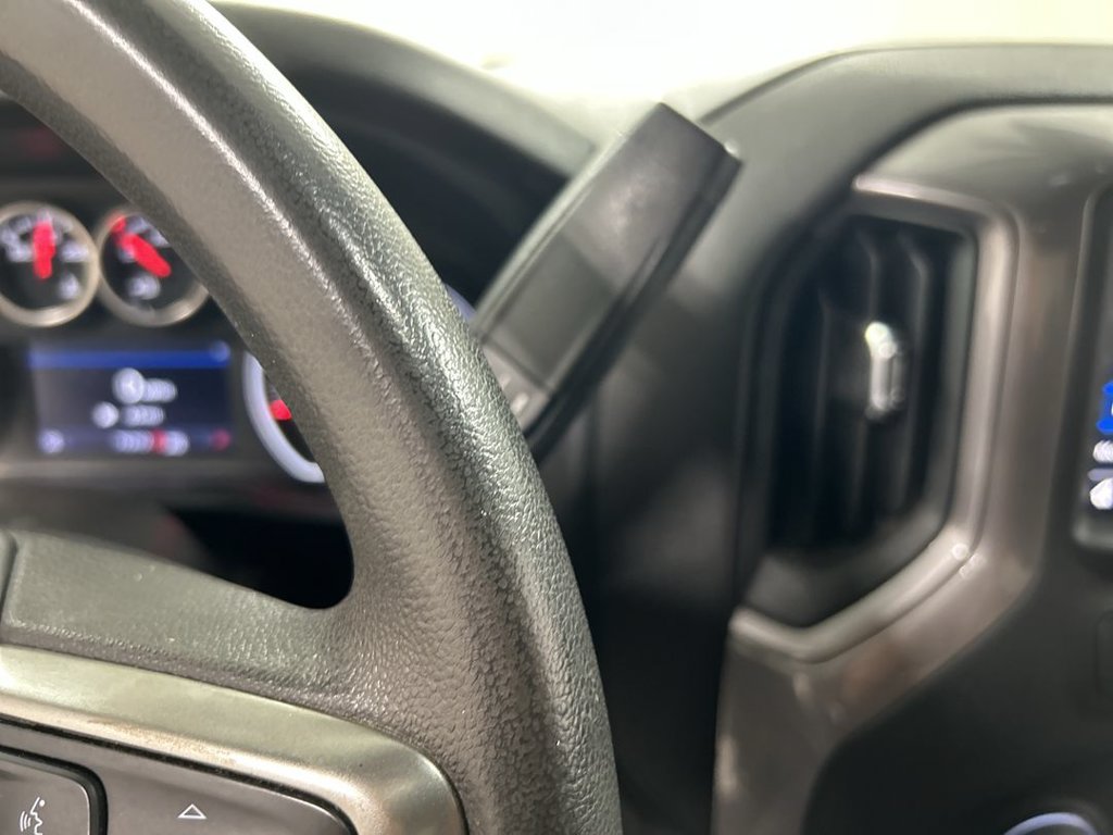 Used 2022 Chevrolet Silverado 2500 Custom w/ Custom Value Package AWD/4WD image 17