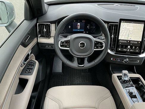 New 2026 Volvo XC90 T8 Plus w/ Protection Package Premier AWD/4WD image 5