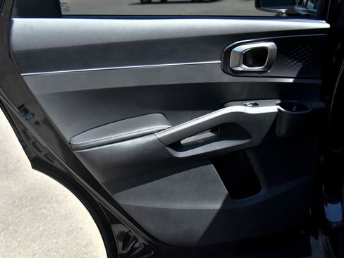 Used 2024 Kia Sorento S image 38