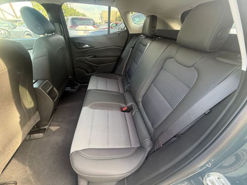 Used 2025 Chevrolet Trax LT w/ LT Convenience Package image 23