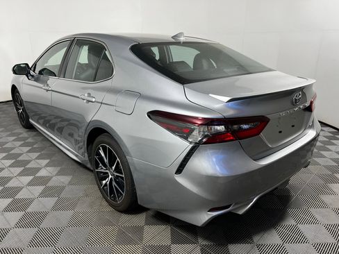 Used 2024 Toyota Camry SE FWD image 7