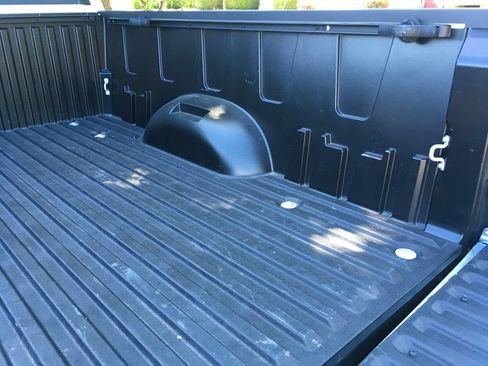 Used 2025 Toyota Tundra Limited AWD/4WD image 36
