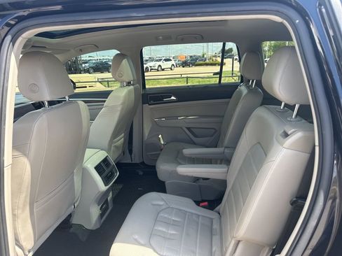 Used 2019 Volkswagen Atlas SEL Premium image 11