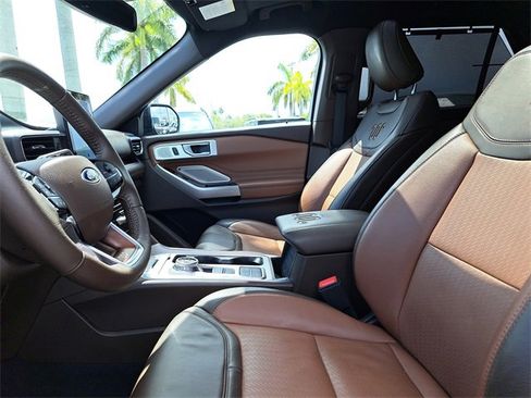 Used 2022 Ford Explorer King Ranch w/ Technology Package image 26