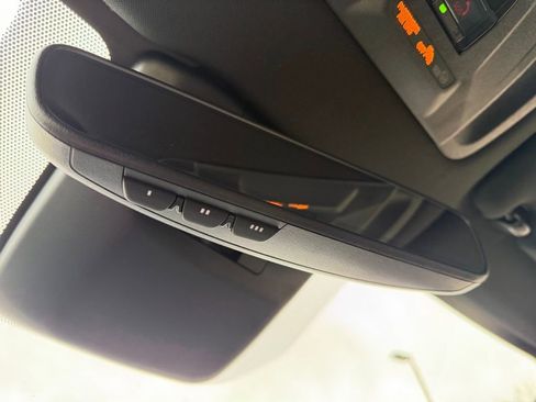 Certified 2025 Toyota Crown Signia image 23