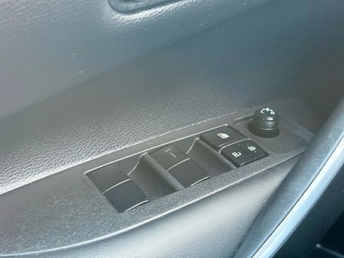 Used 2022 Toyota Corolla SE image 34