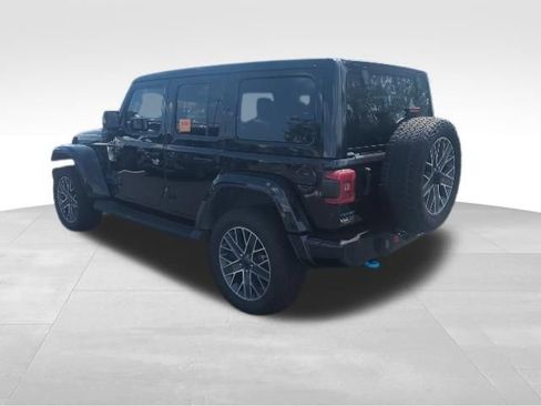 Used 2024 Jeep Wrangler High Altitude AWD/4WD image 9