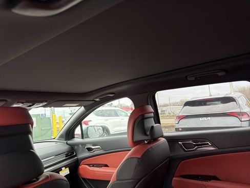 New 2025 Kia Sportage SX Prestige image 8