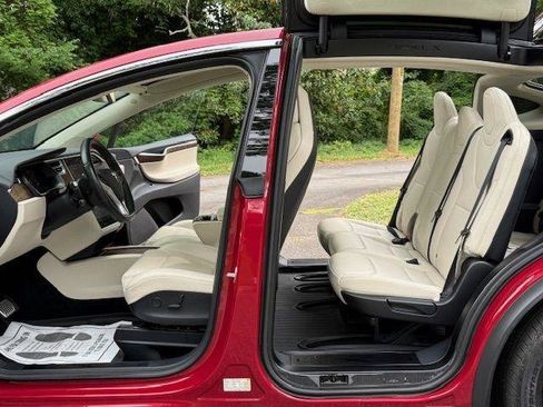Used 2017 Tesla Model X 75D AWD/4WD image 6