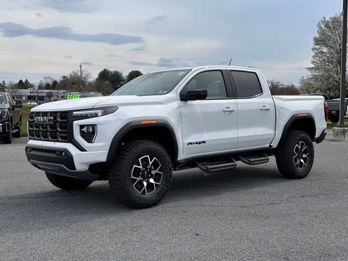 New 2026 GMC Canyon AT4X w/ LPO, Black Badging Package AWD/4WD image 2