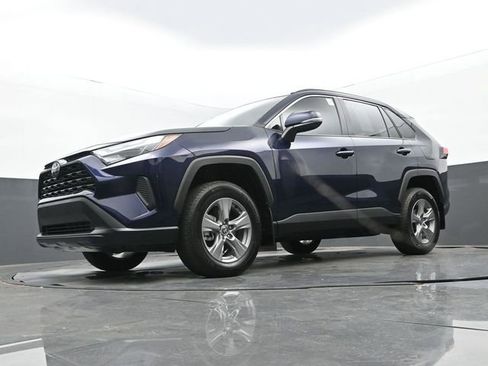Used 2025 Toyota RAV4 XLE w/ Convenience Package FWD image 27